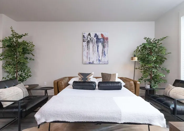 Trinity River - Modern - King Bed Apartamento *