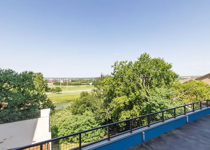 Apartamento Trinity River - Modern - King Bed Fort Worth